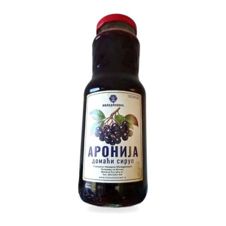 Domaći sirup od aronije sa Homolja u staklenoj flaši od 0,75 l, bez konzervansa