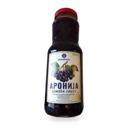 Domaći sirup od aronije sa Homolja u staklenoj flaši od 0,75 l, bez konzervansa